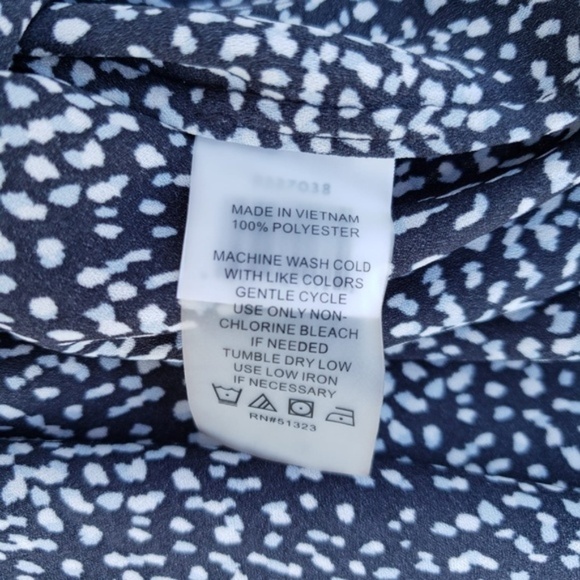 Vince Camuto v neck sleeveless top sz S - Picture 5 of 6